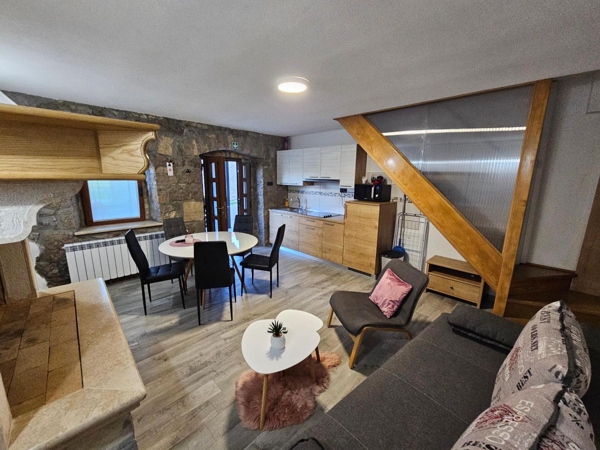 Villa Kos Lupoglav  Eksteriør billede