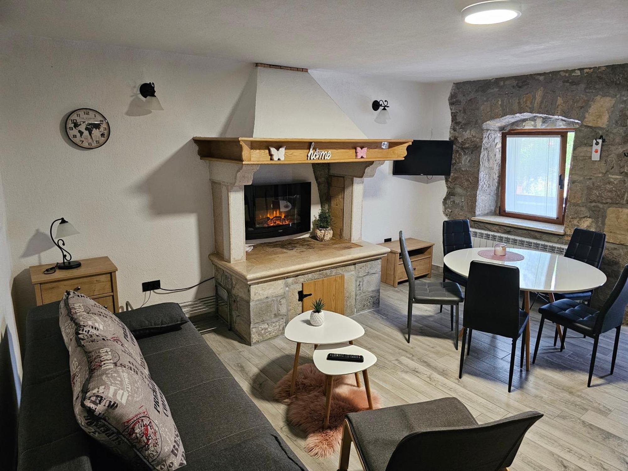 Villa Kos Lupoglav  Eksteriør billede