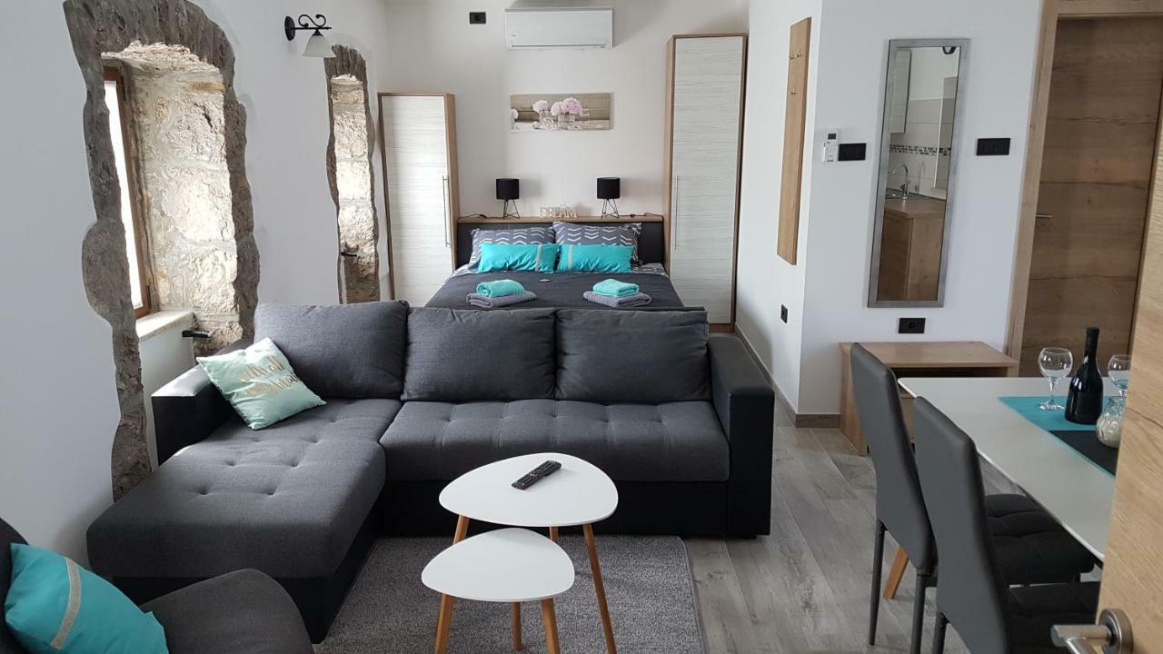 Villa Kos Lupoglav  Eksteriør billede