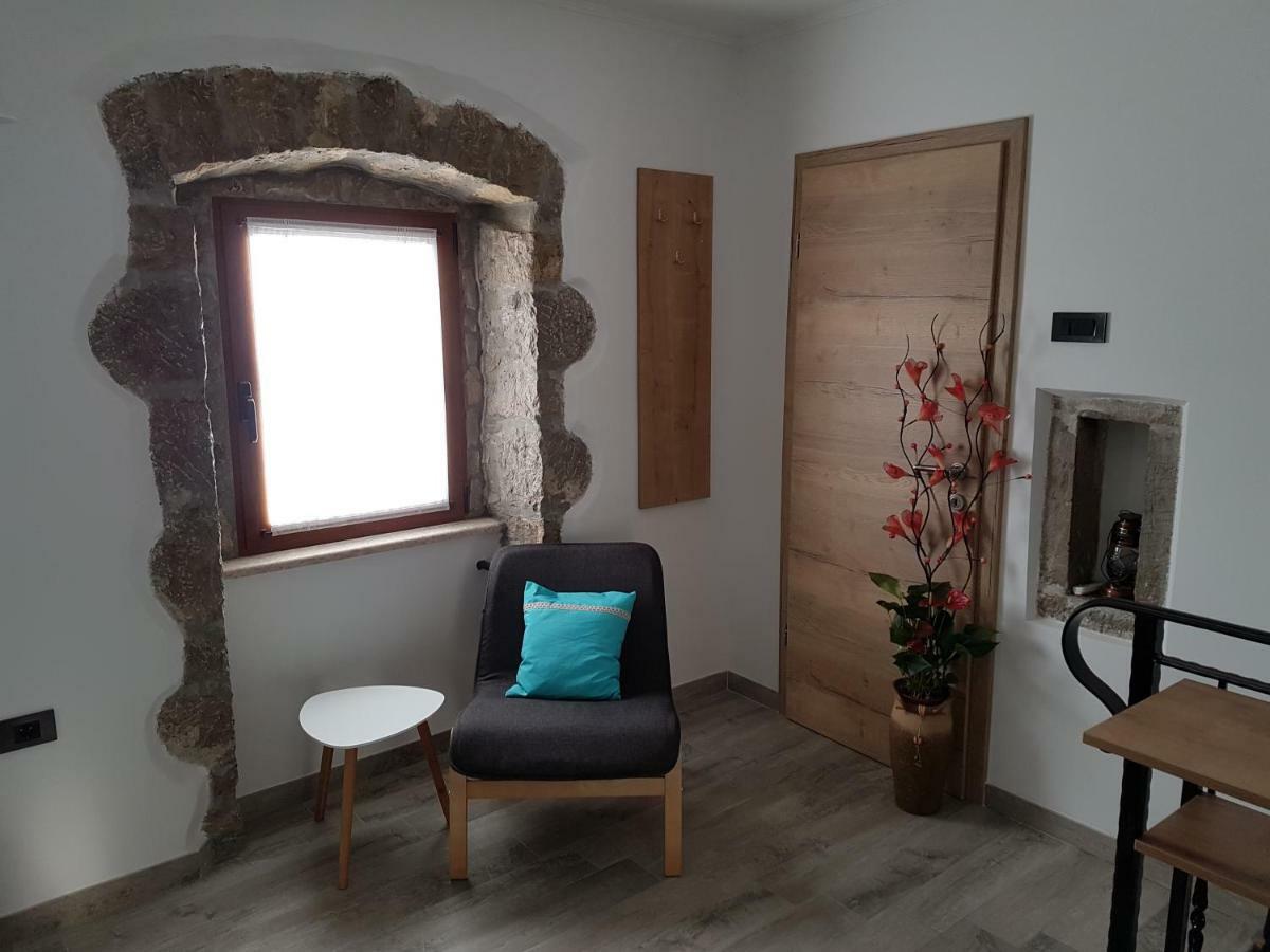 Villa Kos Lupoglav  Eksteriør billede