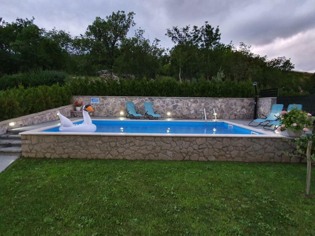 Villa Kos Lupoglav  Eksteriør billede