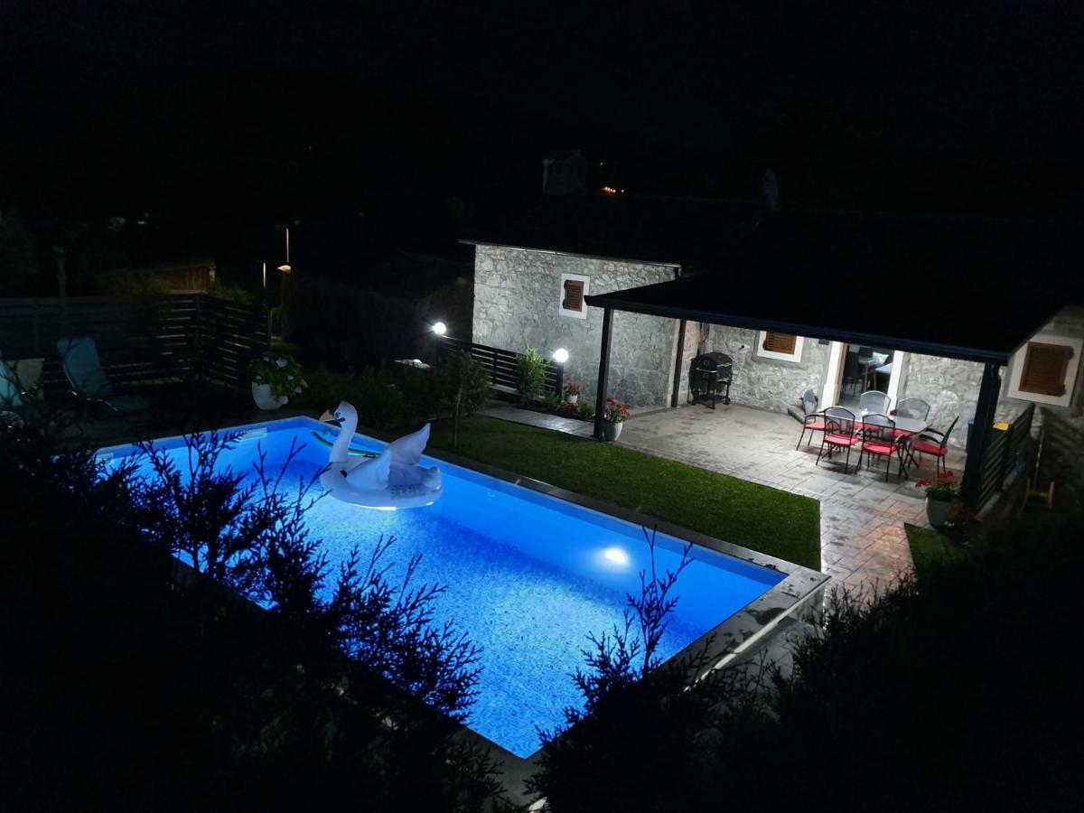 Villa Kos Lupoglav  Eksteriør billede