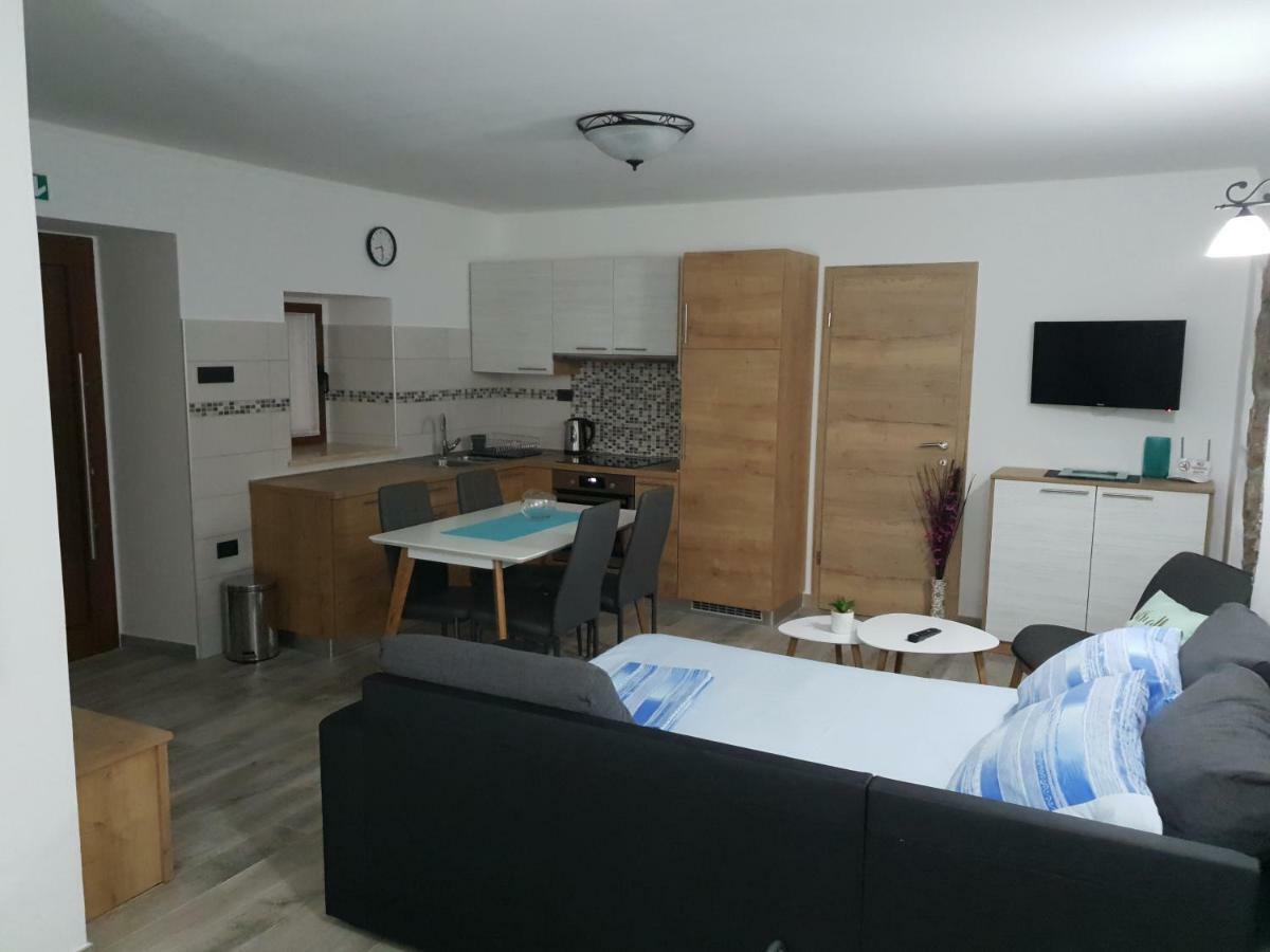Villa Kos Lupoglav  Eksteriør billede